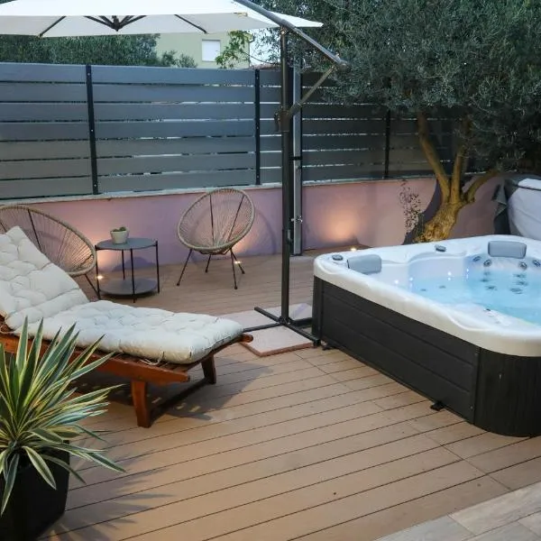 Apartments Fiora, hotel a Premantura