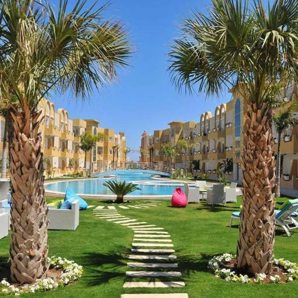 COSI STUDIO VUE Piscine au bord de la mer à Chott Meriem et dans un emplacement privilégié, hotel v destinaci Marsá al-Qantáwí