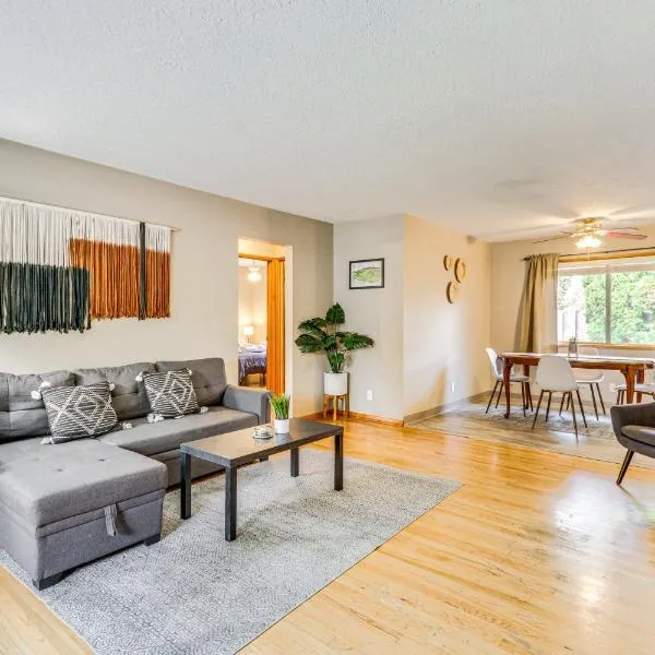 Pet-Friendly Gem with Ping-Pong Table in Oregon!, hotel a Forest Grove