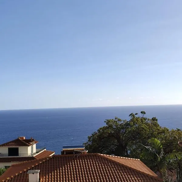 Sea House, hotel ve Funchalu