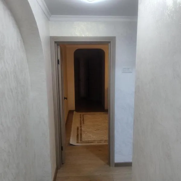 3-х комнатная квартира Аэропорт, hotel v destinaci Turksib