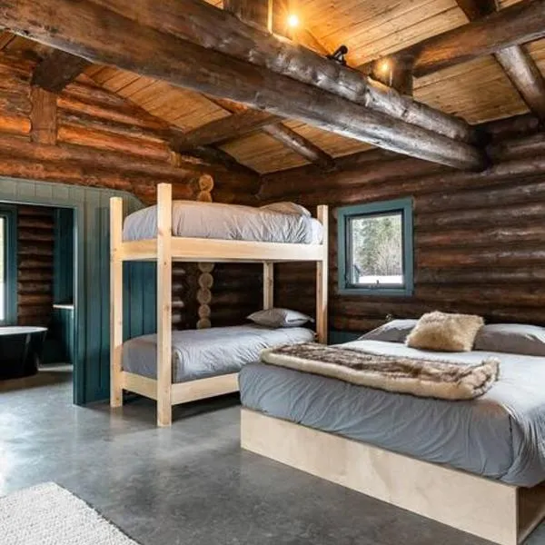 ÖBois Charlevoix - La Forgerie, hotel in Saint-Siméon