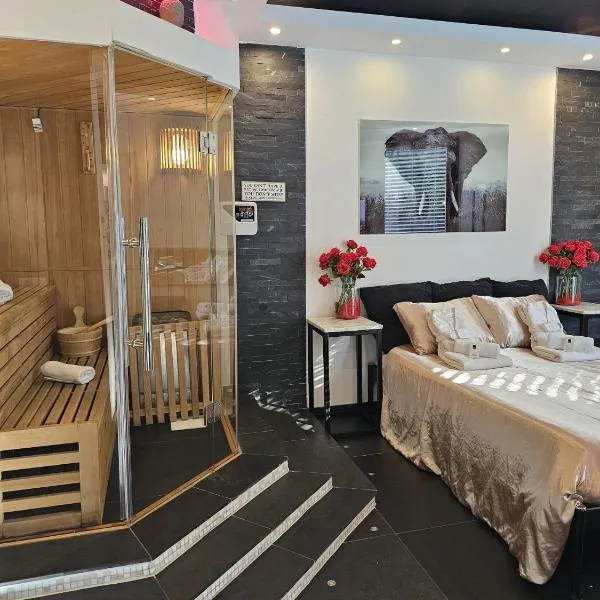 Bed & Wellness Angie, hotel in Almere