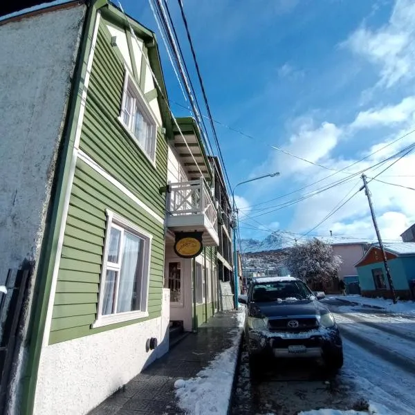 Los Calafates Hotel, hótel í Ushuaia