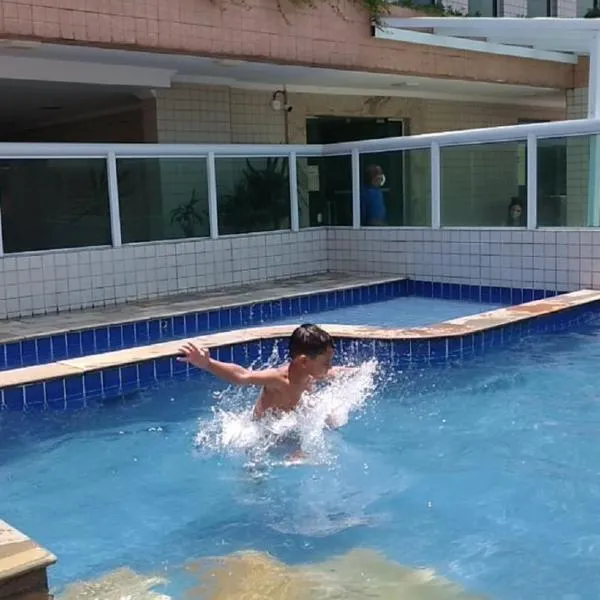 Apê Temporada II Praia Grande SP Completo com Piscina, Churrasqueira, Estacionamento, hôtel à Praia Grande