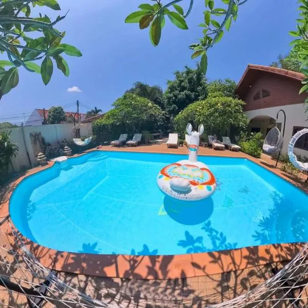 Namphung Phuket Boutique Resort, hotel v destinaci Rawai pláž