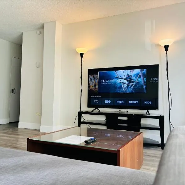 Cozy 1 Bedroom Condo with Parking, hotel in Calgary