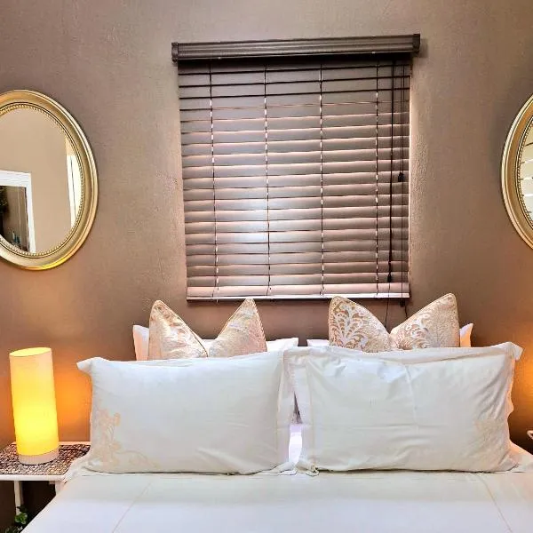 URlyfstyle Cottage 10km from OR Tambo Int Airport, hotelli kohteessa Kempton Park