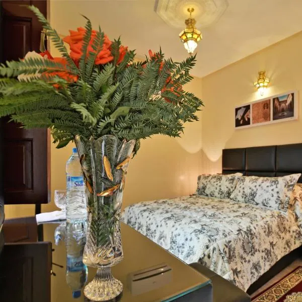 Blue Sky Hotel: Fes şehrinde bir otel