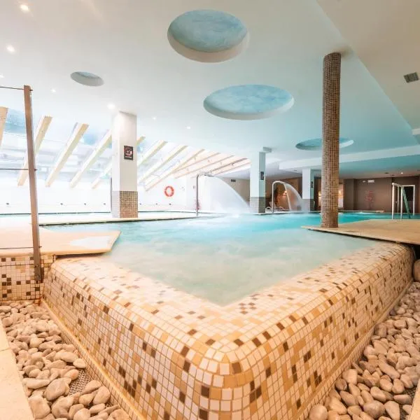 Alpine Mugon Hotel, hotel di Vason