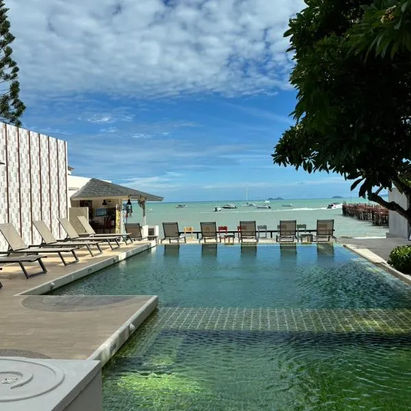 Punnpreeda Beach Resort - SHA Plus Certified, Hotel in Strand Bang Rak