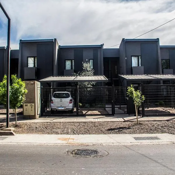 Depto del Bosque, 4 personas, patio, cochera cubierta ,parrilla, hotel v destinaci Maipú