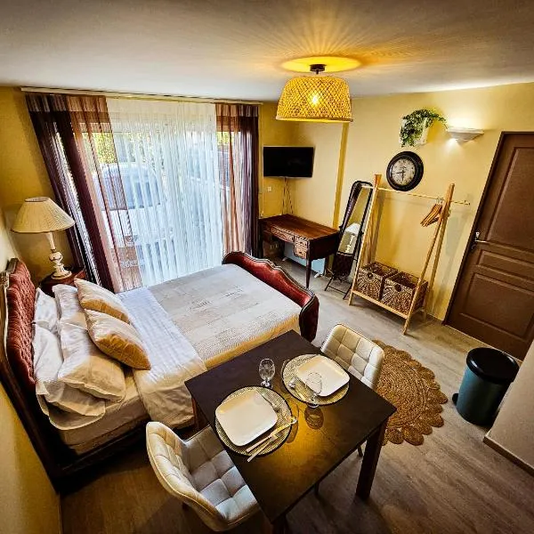 Appart type Hôtel, à 4 min du centre ville de Vaison-la-Romaine, hotel v destinaci Vaison-la-Romaine