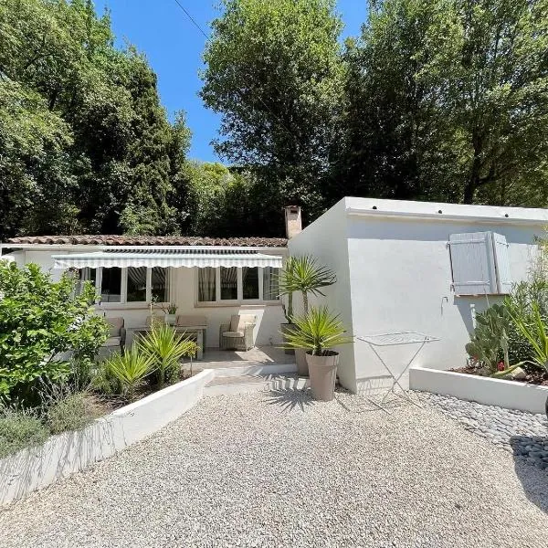 Maison 15min à pied du village de Saint Paul de Vence, hotel v Saint-Paul-de-Vence