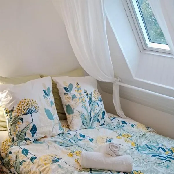 Petite chambre dans maison individuelle – hotel w mieście Saint-Renan