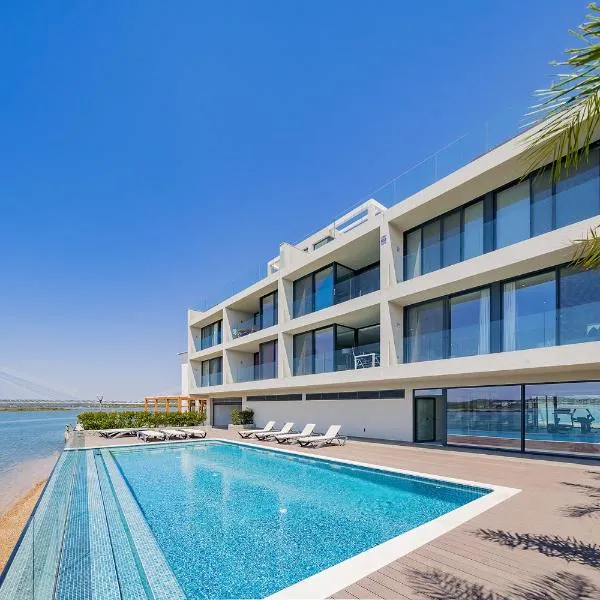 Portimão Ocean Breeze With Pool by Homing, hotel sa Lagoa