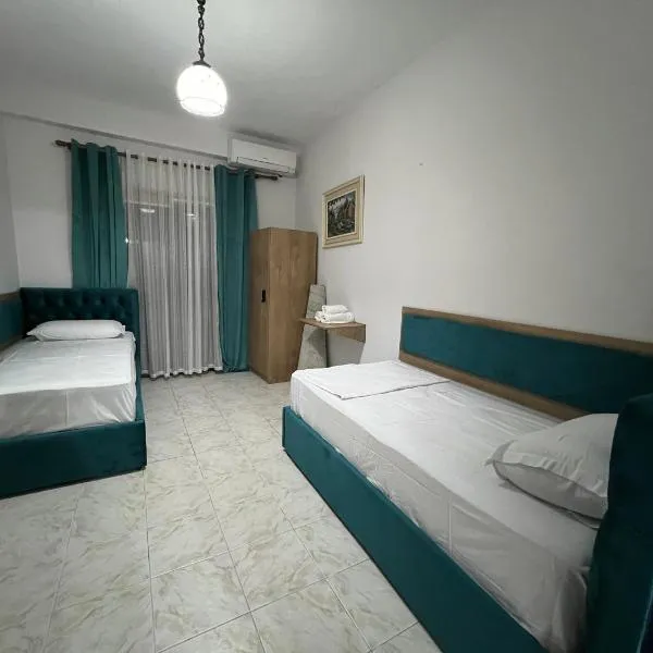 Sisterhood Hostel-Female Only, hotel v destinaci Tirana