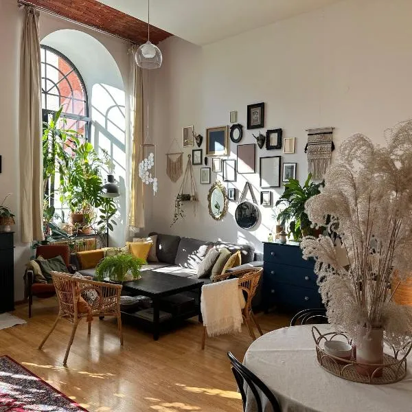Studio Włókno - słoneczny loft u Scheiblera, hotel in Łódź