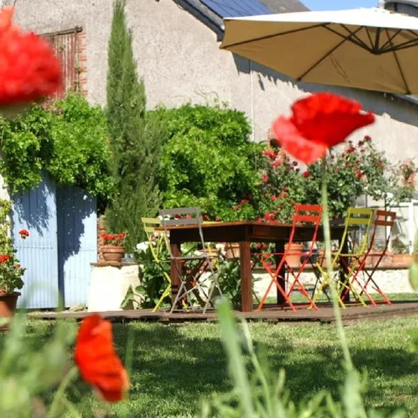 Chambre d'hôtes Au bout de l'île - La toue sablière, hotel v destinácii Montjean-sur-Loire
