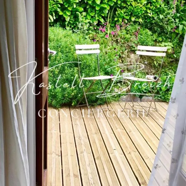 Petit Cocon Privé et son Jardin, hotel v destinaci Laniscat