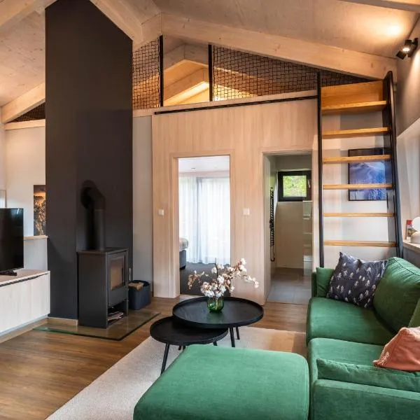 Eliška Apartment - Modern Family Loft Apartment direct on ski slope and forest, hotel em Ruzomberok