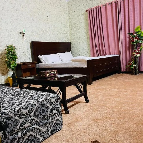 Roomy star resorts, hotel in Abbottābād