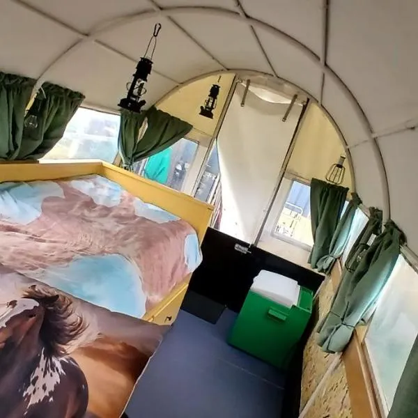 De Huifkar, trekkershut bij Sneek, hotel v destinaci Hommerts
