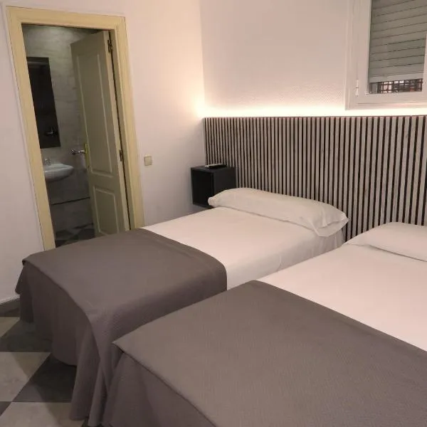 HOSTAL HENARES, hotel in San Fernando de Henares