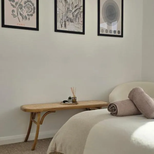 Salisbury City Centre 2-Bedroom Serviced Accommodation-Apartment - PennyVille, hotel v destinaci Salisbury