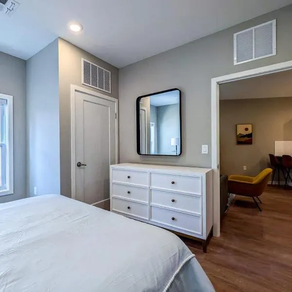 324 Brand New 1 Bedroom 1 Bath 1 Kitchen 1 Liv, hotel v destinaci Dunellen