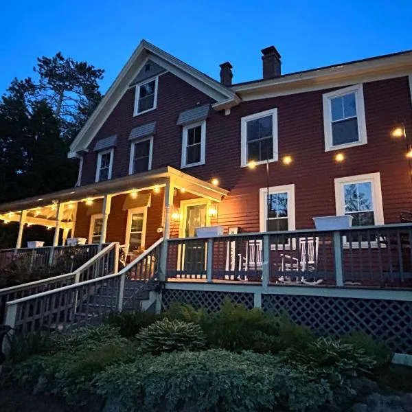 The Aurora Inn & Cottages, hotel in Bartlett