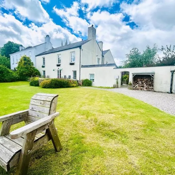 The old Manor House, хотел в Lifton