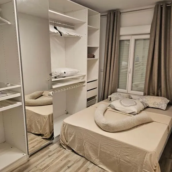 Emmanuel INN 1, hotel v destinácii Drancy
