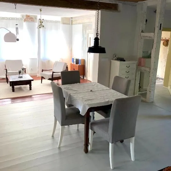 UkuleleHaus Lunow am Nationalpark Unteres Odertal，Lunow的飯店