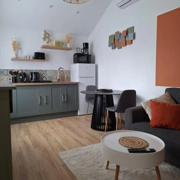 Charmante maisonnette équipée, hotel v destinácii Caudebec-lès-Elbeuf