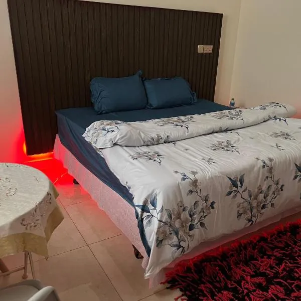 Alhosani property, hotel in Abu Dhabi