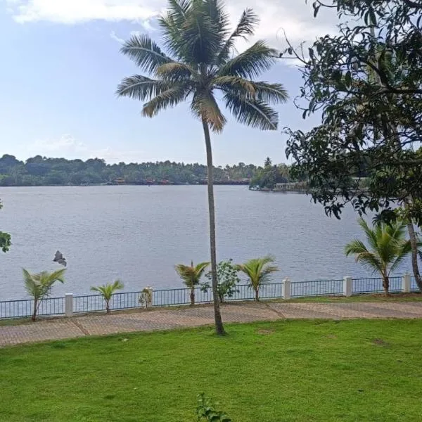 Ripples Backwater Resort, Kollam, hotel in Kollam