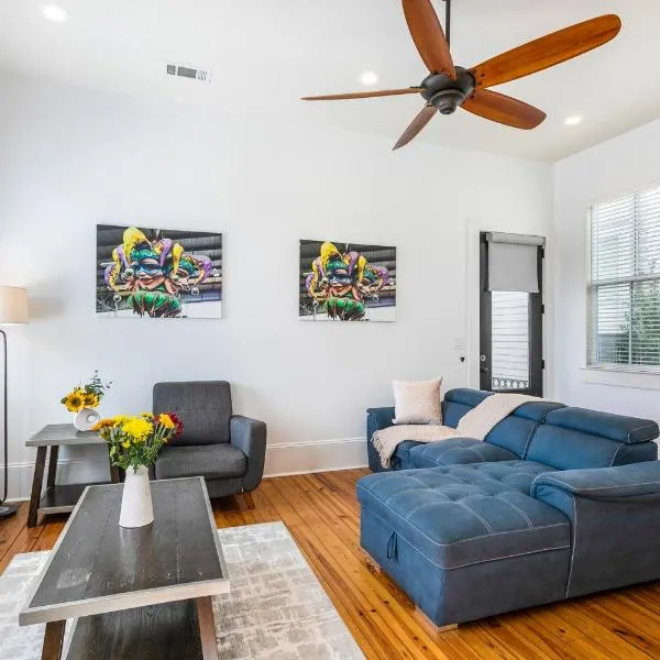 3BR Cottage on Carondelet by Hosteeva, hotel in New Orleans