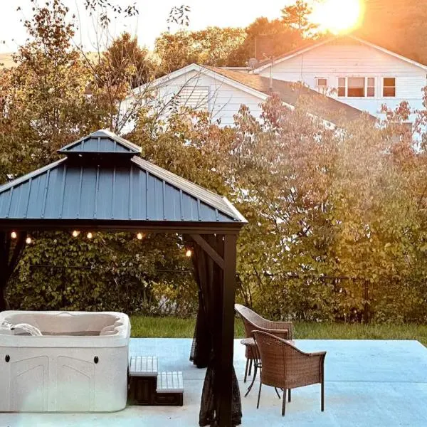 All Seasons Cottage - Game Room - Firepit By Zen Living Short Term Rental, hotel in Luray