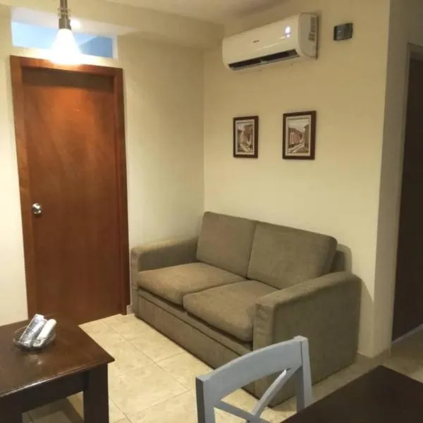 Apartamento cerca del metro los cortijos, hotel in Generalisimo Francisco de Miranda