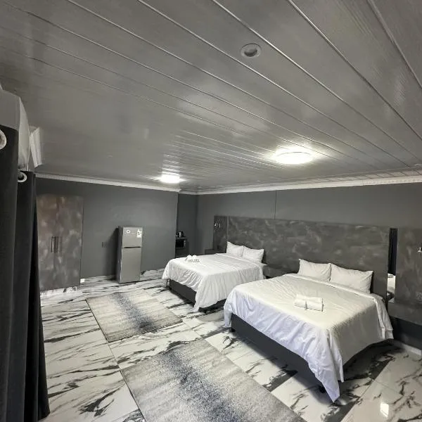 Harry's Luxury Guest House, hotel in Mahikeng
