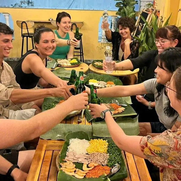 Saigon Authentic Hostel - Local Vibes, City Walks, Cooking Classes, Food Tours, Free Breakfast, Gym & Rooftop, hotel in Ho Chi Minh City