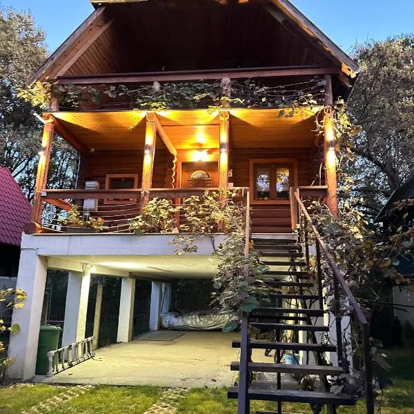 Tisza-Parti Rönkház Tokaj, hotel in Rakamaz