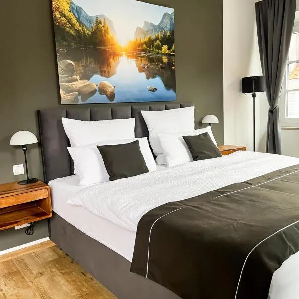 StayZen Holz & Hirsch Deluxe Hideaway zentral mit Parkplatz, hotel in Isny im Allgäu