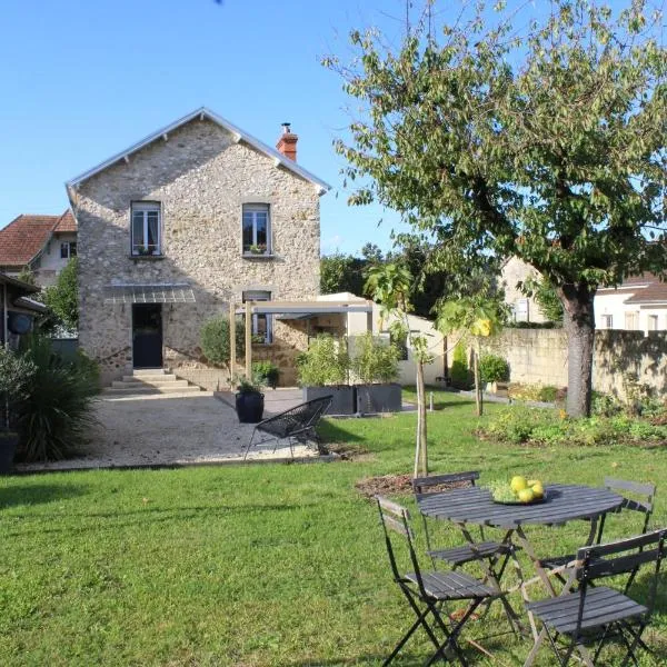 " La belle vie ", Demeure de charme en Champagne, отель в городе Dormans