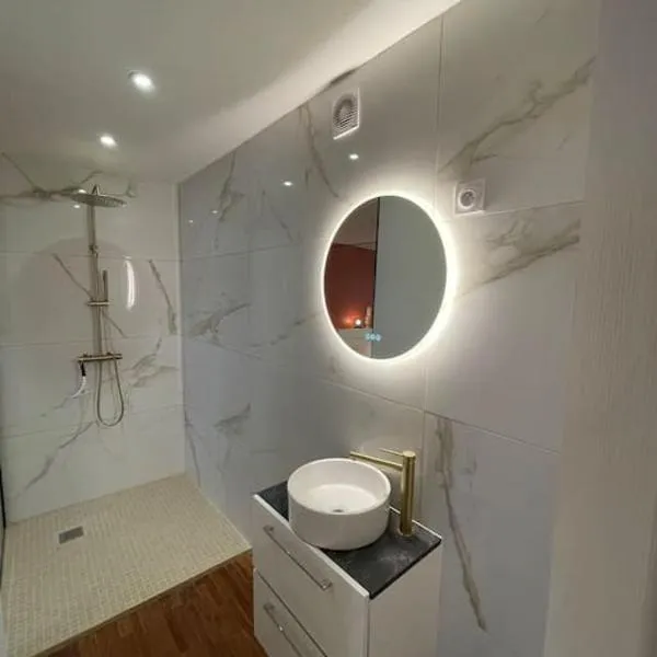 Studio de charme, ξενοδοχείο σε Bois-Grenier