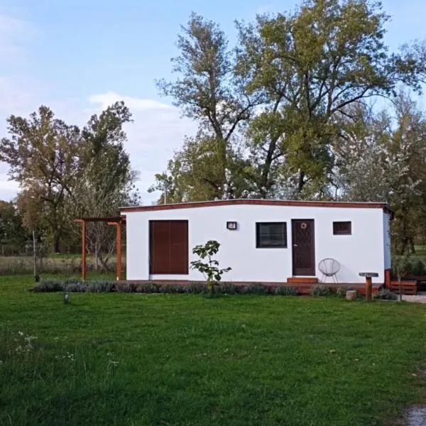 Domček na samote, hotel v Novom Meste nad Váhom