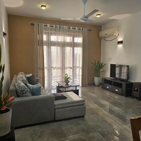 Lakeview Apartment with Modern Interior and Facilities, hotel v destinaci Battaramulla