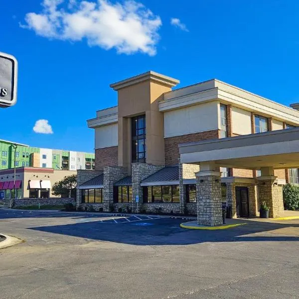 Hotel Lotus Kansas City Merriam, khách sạn ở Merriam