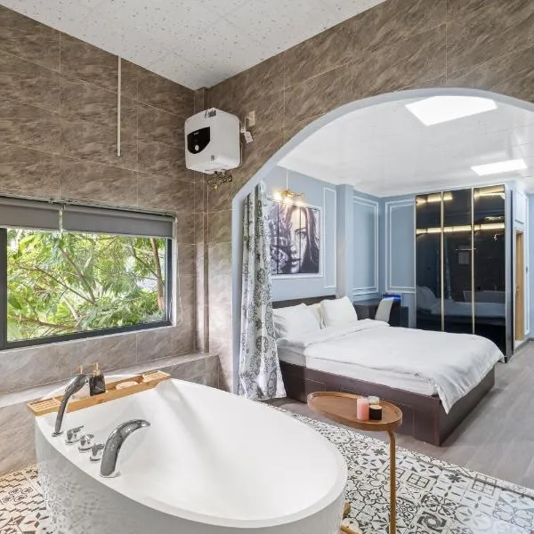 Châu Bảo An Homestay، فندق في هوى